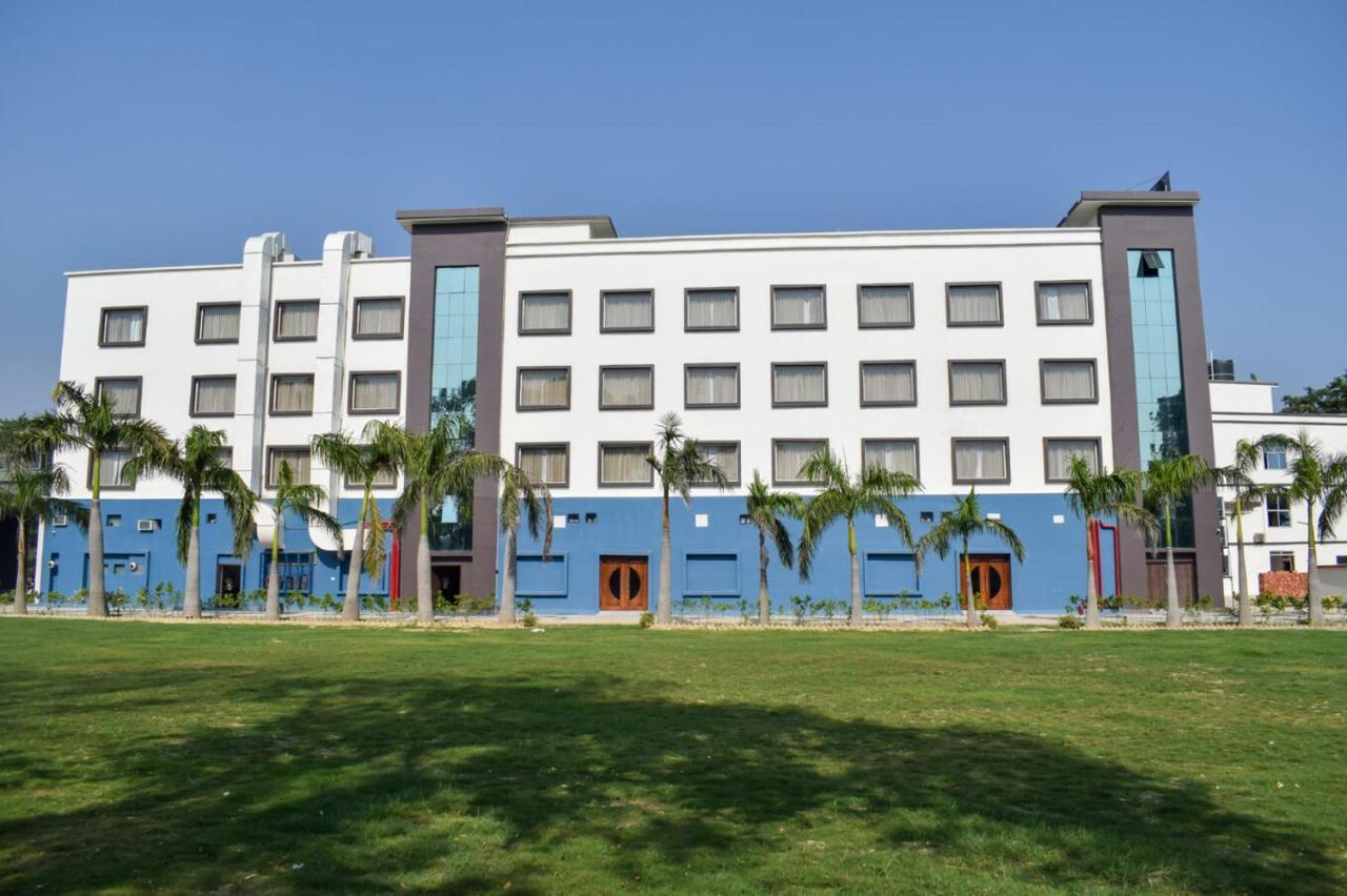 Tulip Inn Shravasti Bahraich Exterior foto